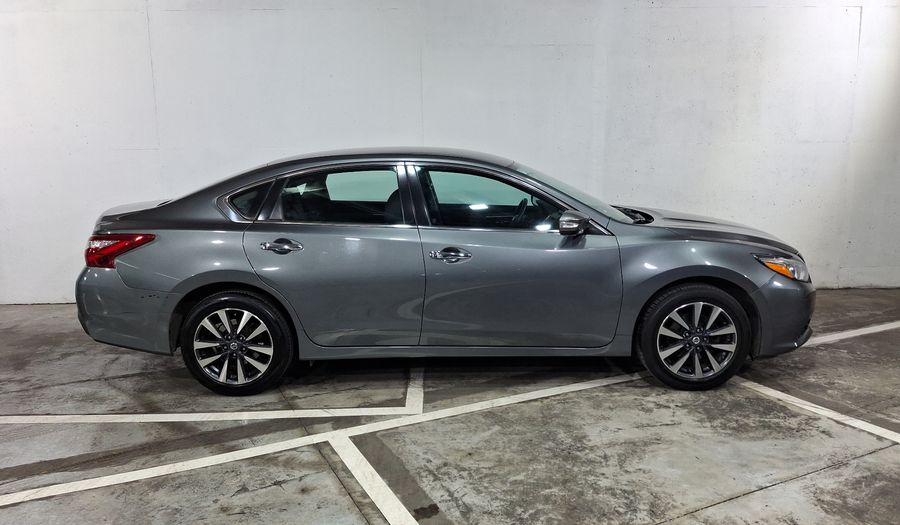 Nissan Altima 2.5 ADVANCE CVT Sedan 2017