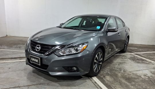 Nissan • Altima