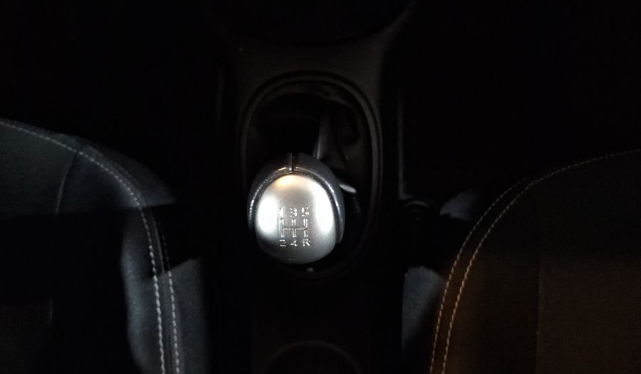 Nissan March 1.6 EXCLUSIVE Hatchback 2024