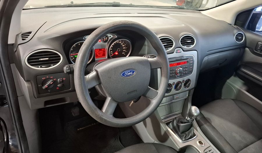 Ford Focus Ii 1.6 TREND Hatchback 2012