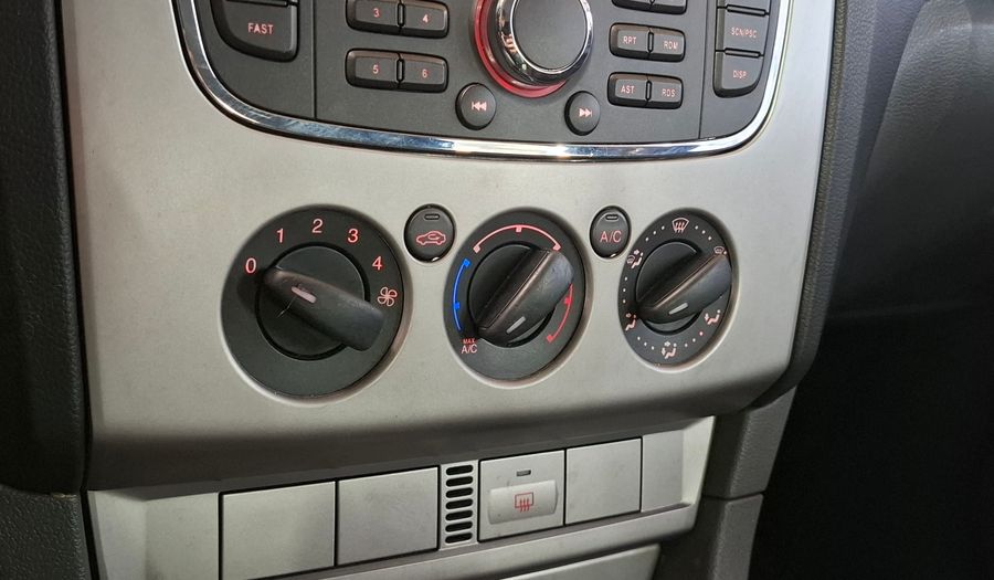 Ford Focus Ii 1.6 TREND Hatchback 2012