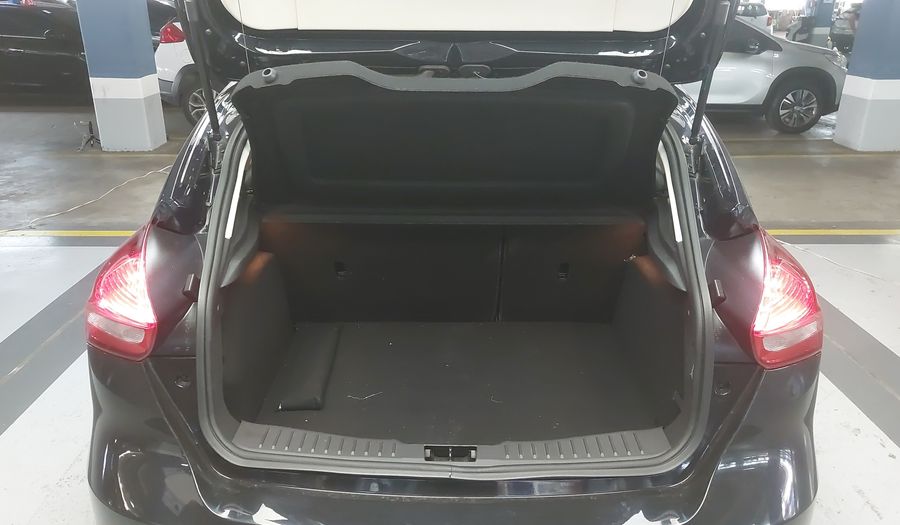 Ford Focus 2.0 SE AT Hatchback 2016