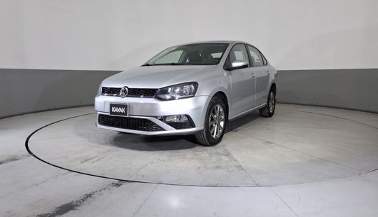Volkswagen • Vento