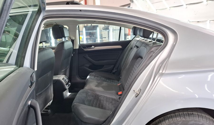 Volkswagen Passat 2.0 TSI DSG HIGHLINE Sedan 2018