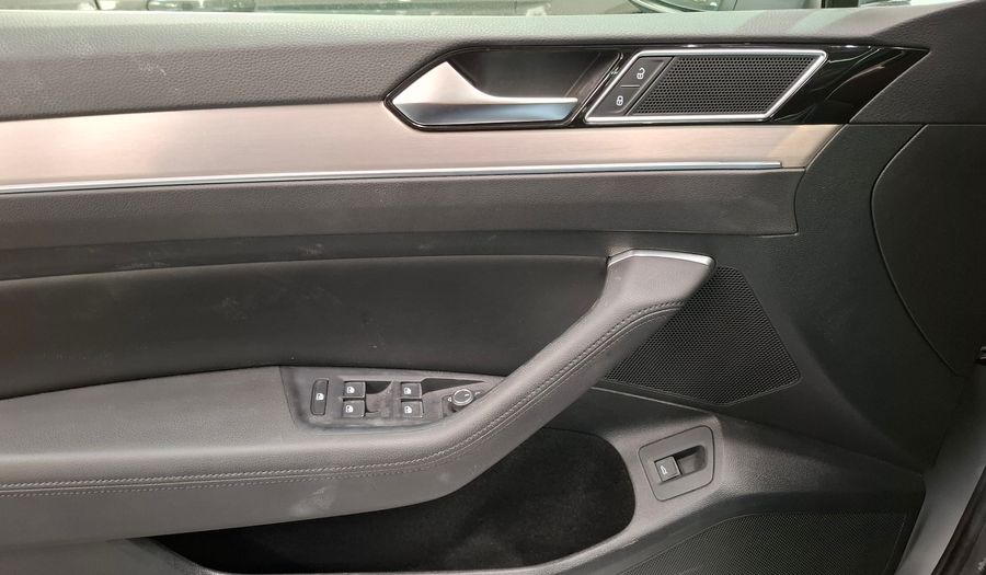 Volkswagen Passat 2.0 TSI DSG HIGHLINE Sedan 2018