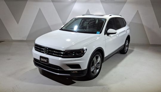 Volkswagen • Tiguan