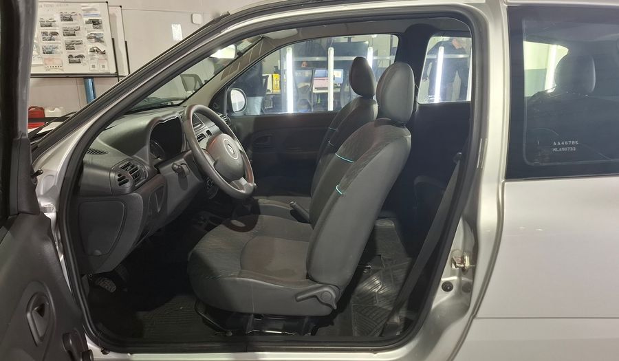 Renault Clio 1.1 CONFORT Hatchback 2016