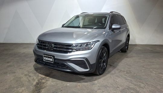 Volkswagen • Tiguan