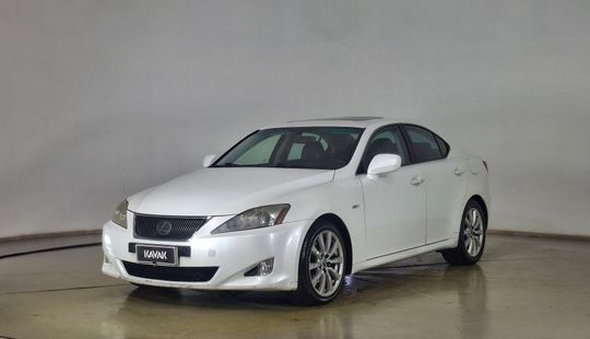 Lexus • IS