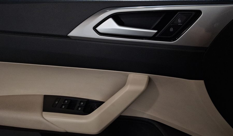 Volkswagen Virtus 1.6 COMFORTLINE AUTO Sedan 2023