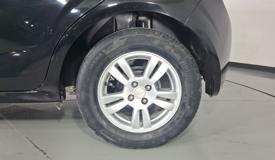 Chevrolet Sonic 1.6 MT J LT Hatchback 2016