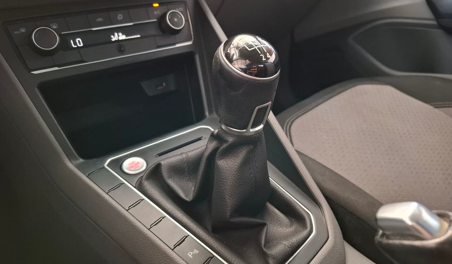 Volkswagen Virtus 1.6 MSI HIGHLINE Sedan 2018