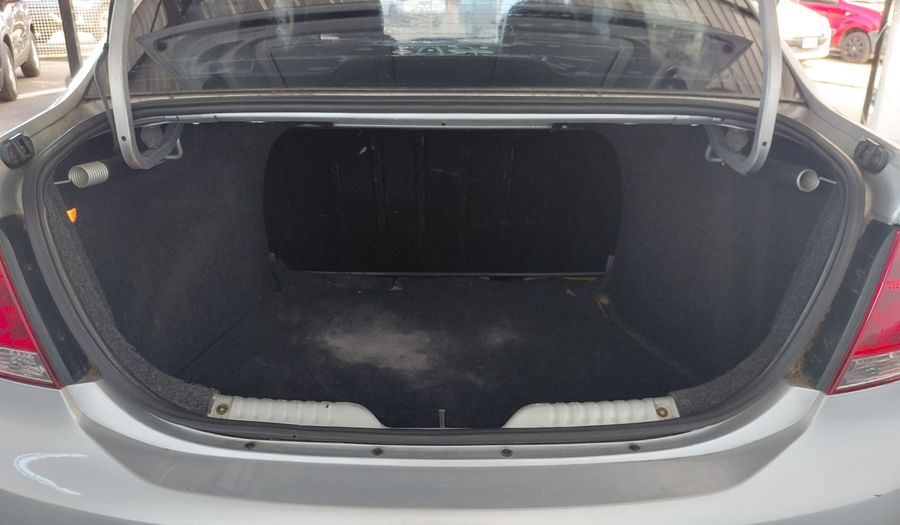 Volkswagen Voyage 1.6 COMFORTLINE Sedan 2011