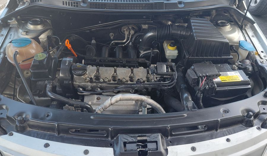 Volkswagen Voyage 1.6 COMFORTLINE Sedan 2011