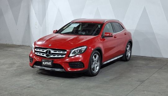 Mercedes Benz • Clase GLA