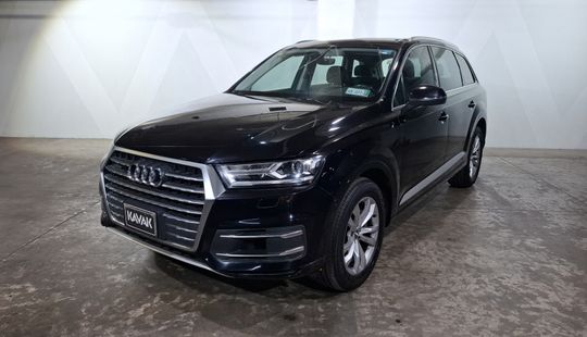 Audi • Q7