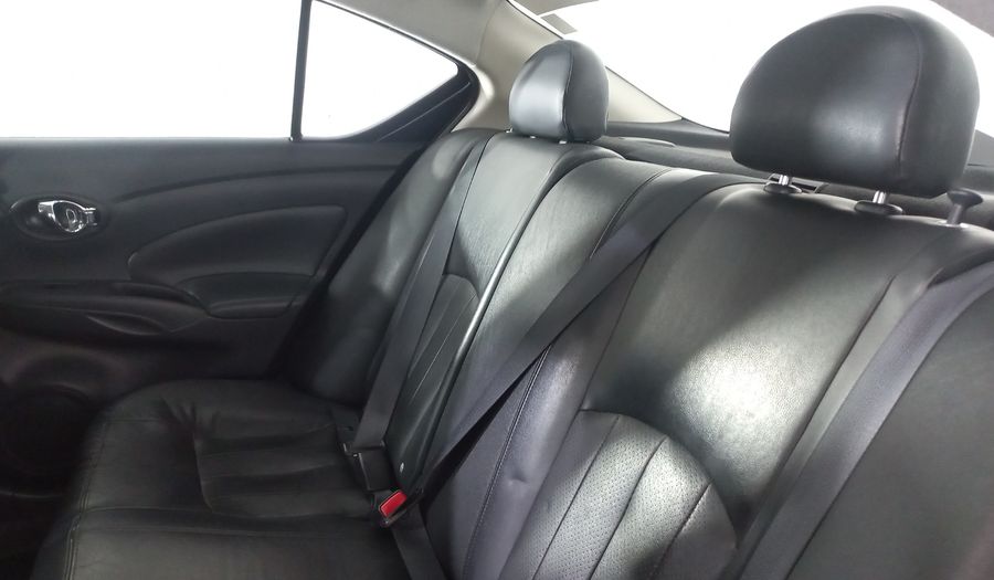 Nissan Versa 1.6 EXCLUSIVE TA AC Sedan 2015