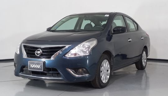 Nissan • Versa
