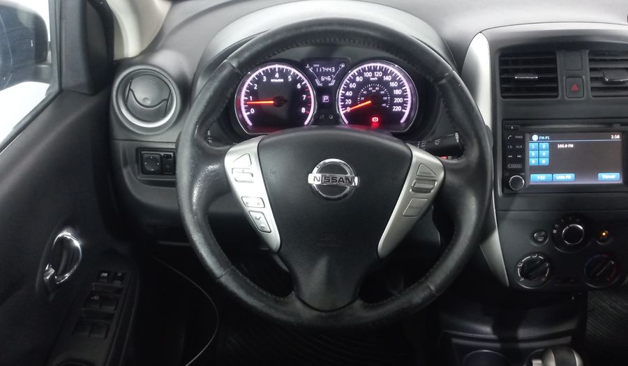Nissan Versa 1.6 EXCLUSIVE TA AC Sedan 2015