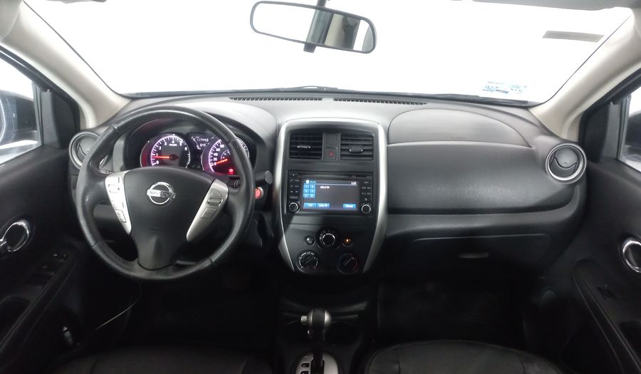 Nissan Versa 1.6 EXCLUSIVE TA AC Sedan 2015