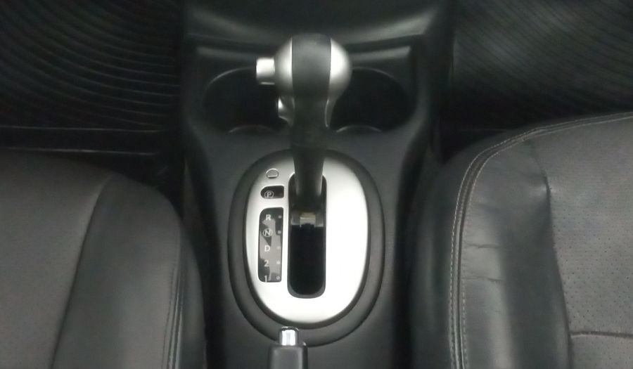 Nissan Versa 1.6 EXCLUSIVE TA AC Sedan 2015