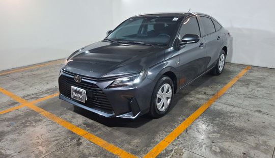Toyota • Yaris