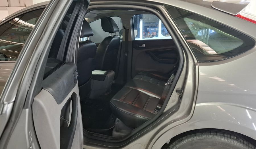 Ford Focus Ii 2.0 GHIA AUTO Hatchback 2013