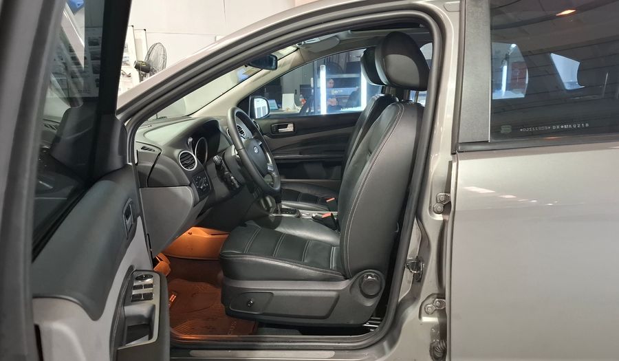 Ford Focus Ii 2.0 GHIA AUTO Hatchback 2013