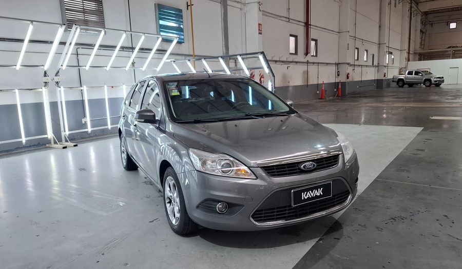 Ford Focus Ii 2.0 GHIA AUTO Hatchback 2013