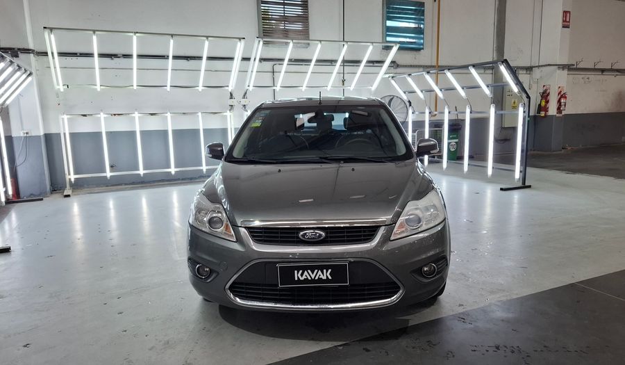 Ford Focus Ii 2.0 GHIA AUTO Hatchback 2013