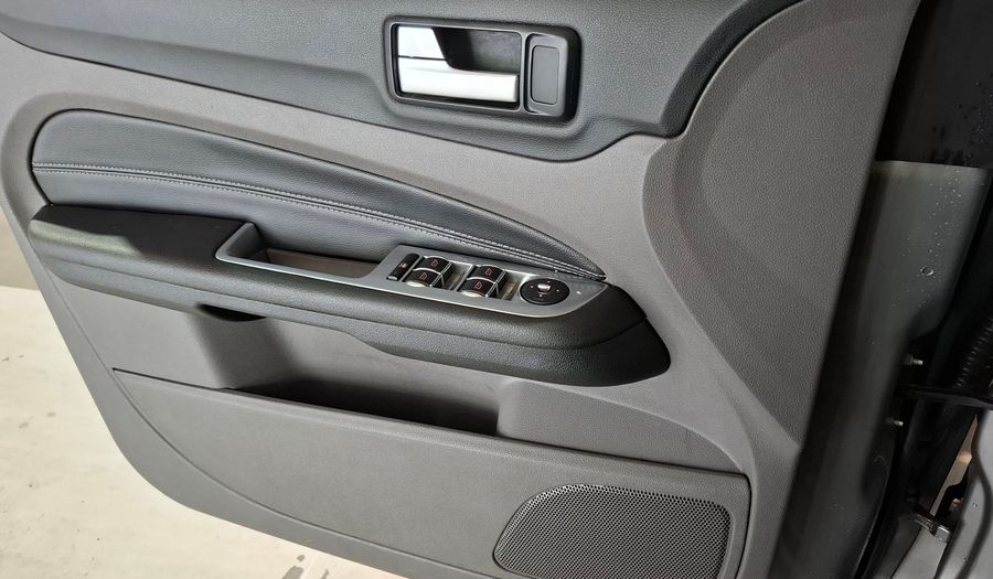 Ford Focus Ii 2.0 GHIA AUTO Hatchback 2013