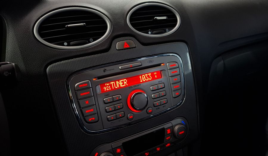 Ford Focus Ii 2.0 GHIA AUTO Hatchback 2013