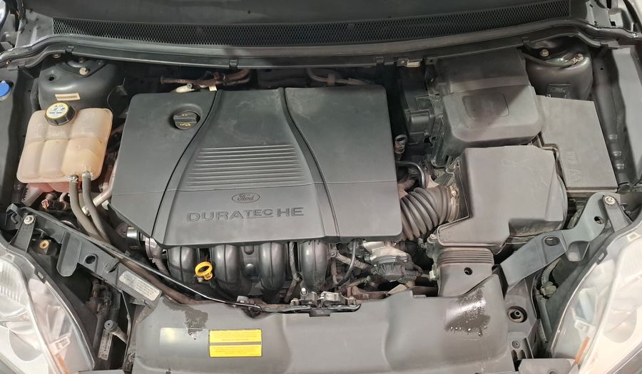 Ford Focus Ii 2.0 GHIA AUTO Hatchback 2013