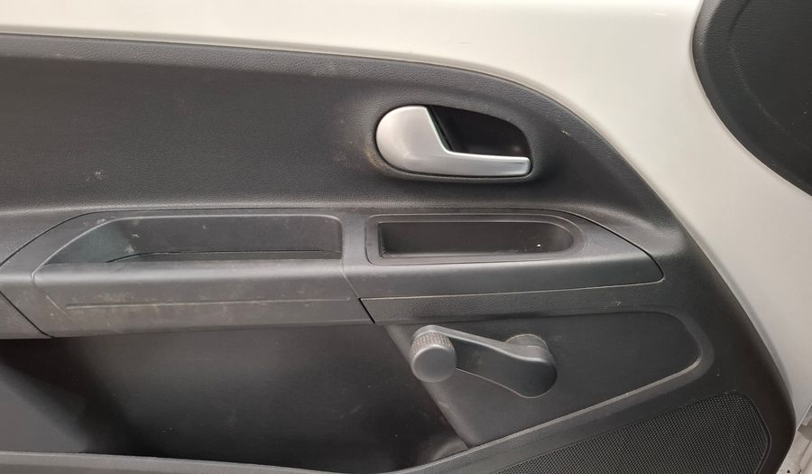 Volkswagen Up 1.0 MOVE UP Hatchback 2015