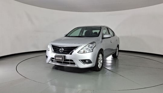 Nissan • Versa