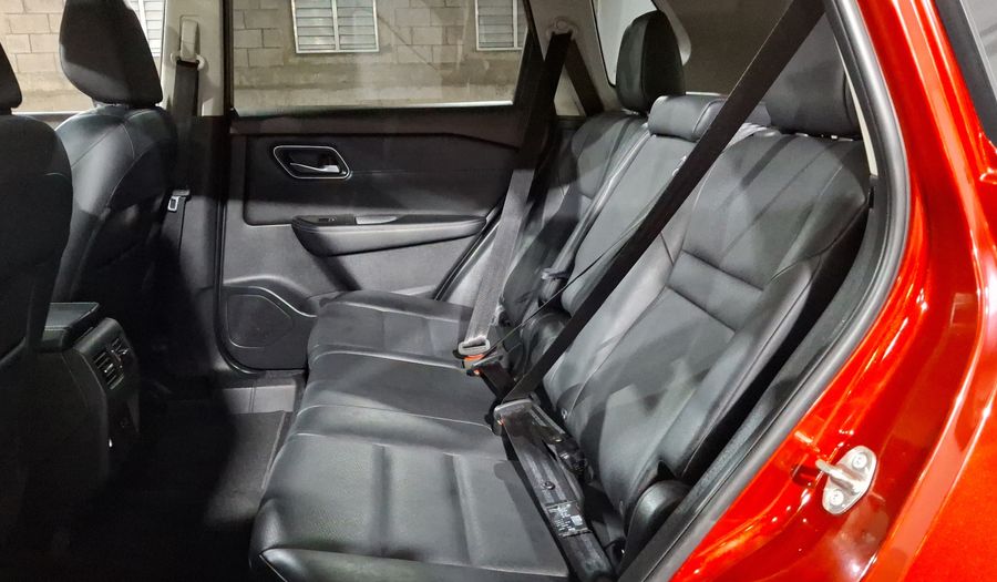 Nissan X-trail 2.5 PLATINUM 2 ROW CVT Suv 2026