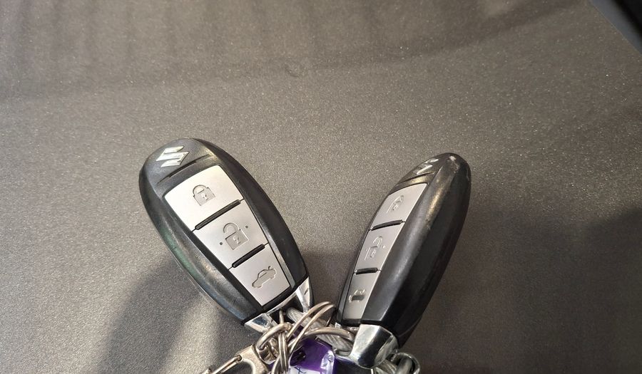 Suzuki Kizashi 2.4 GLX LIMITED CVT Sedan 2014