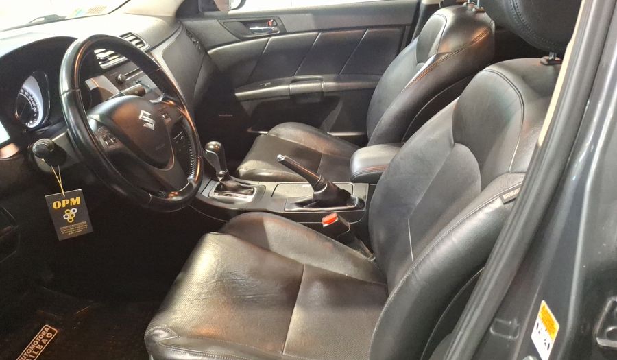 Suzuki Kizashi 2.4 GLX LIMITED CVT Sedan 2014