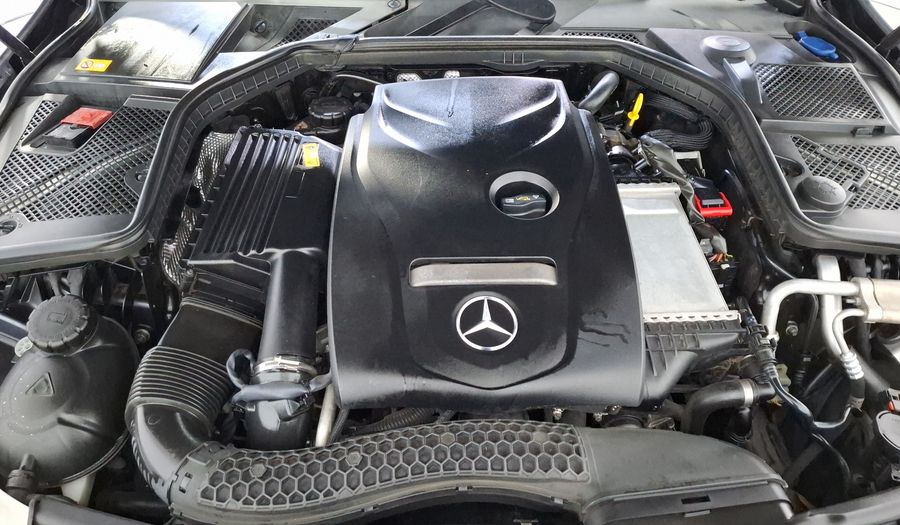 Mercedes Benz Clase C 2.0 200 CGI SPORT AT Sedan 2015