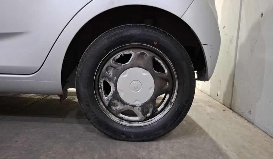 Chevrolet Spark 1.2 LT B MT Hatchback 2015