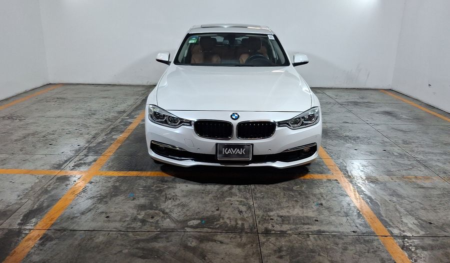 Bmw Serie 3 2.0 330IA LUXURY LINE AUTO Sedan 2017
