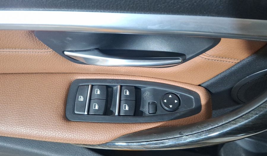 Bmw Serie 3 2.0 330IA LUXURY LINE AUTO Sedan 2017