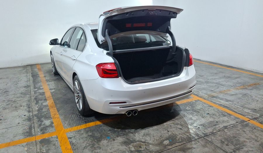 Bmw Serie 3 2.0 330IA LUXURY LINE AUTO Sedan 2017