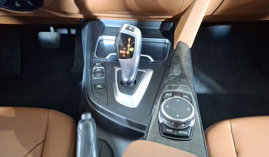 Bmw Serie 3 2.0 330IA LUXURY LINE AUTO Sedan 2017