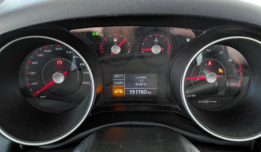 Fiat Punto 1.6 16V SPORTING 5P Hatchback 2013