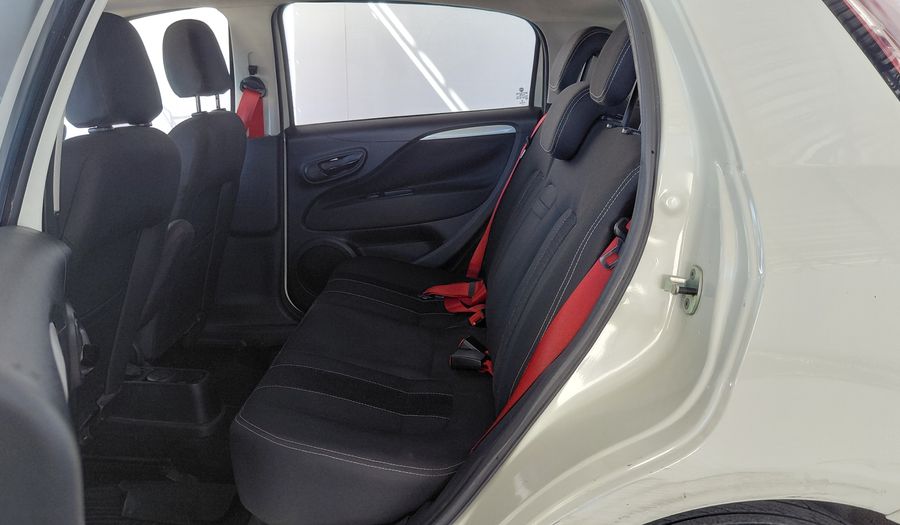 Fiat Punto 1.6 16V SPORTING 5P Hatchback 2013