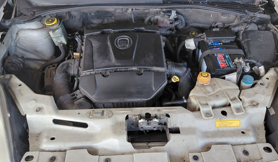 Fiat Punto 1.6 16V SPORTING 5P Hatchback 2013