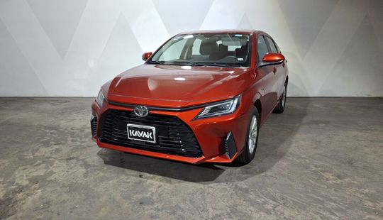 Toyota • Yaris