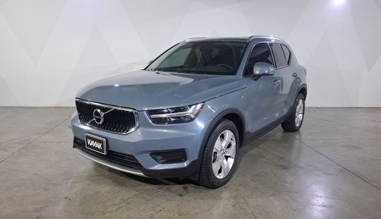 Volvo • XC40