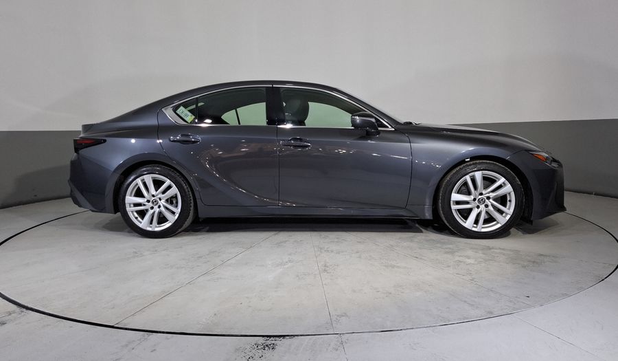 Lexus Is 2.0 300 AUTO Sedan 2024